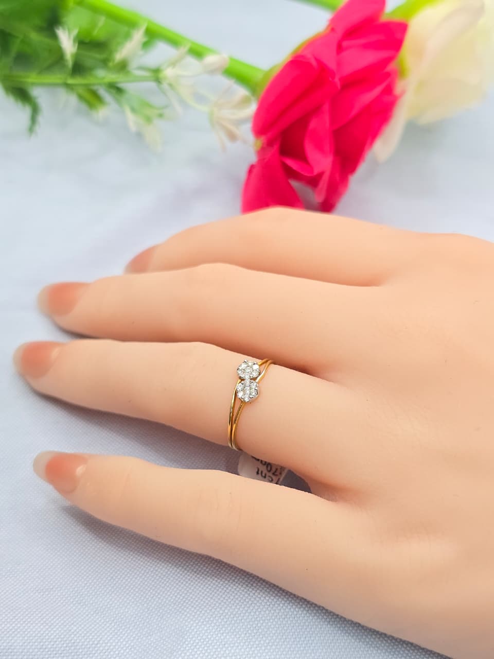 DIAMOND RING